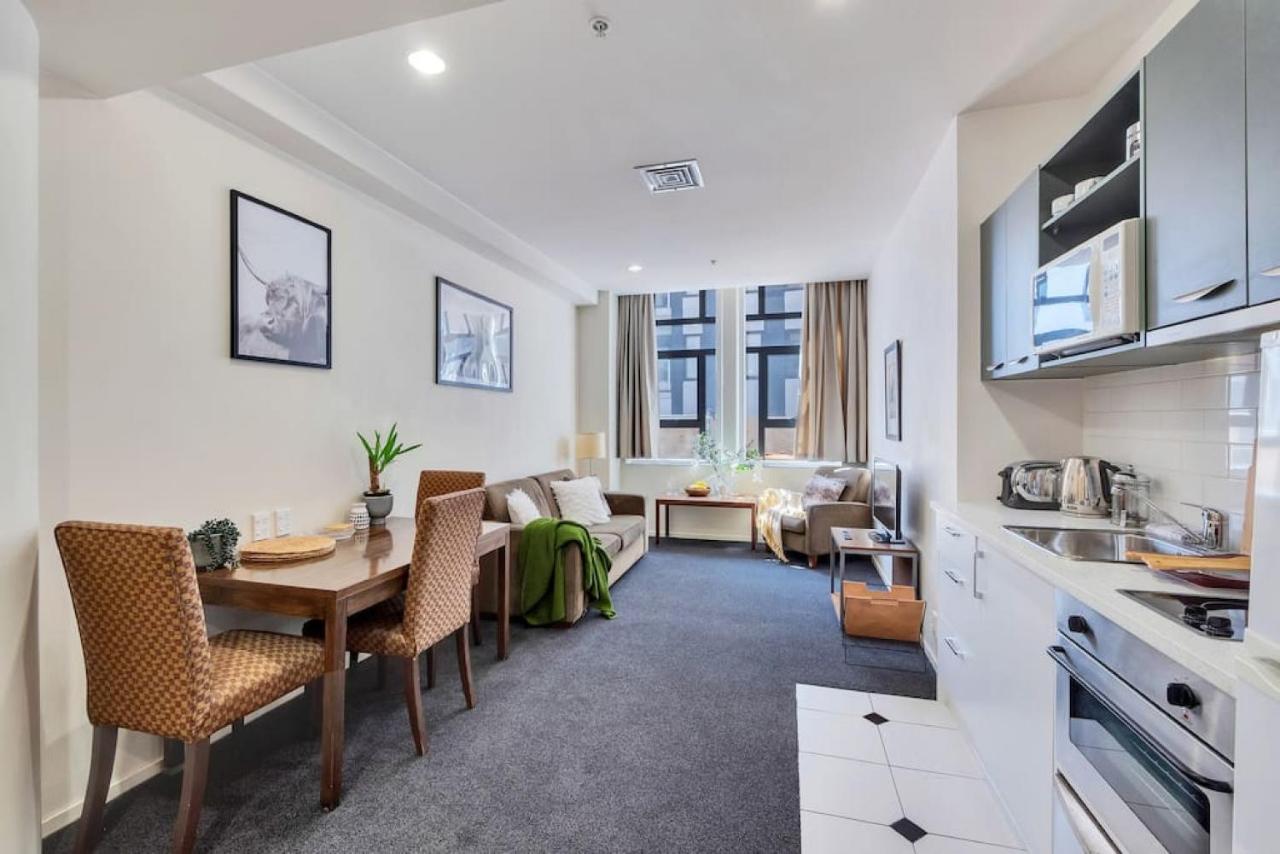 Urban Deco Apartment On Queen Street Auckland Exterior photo