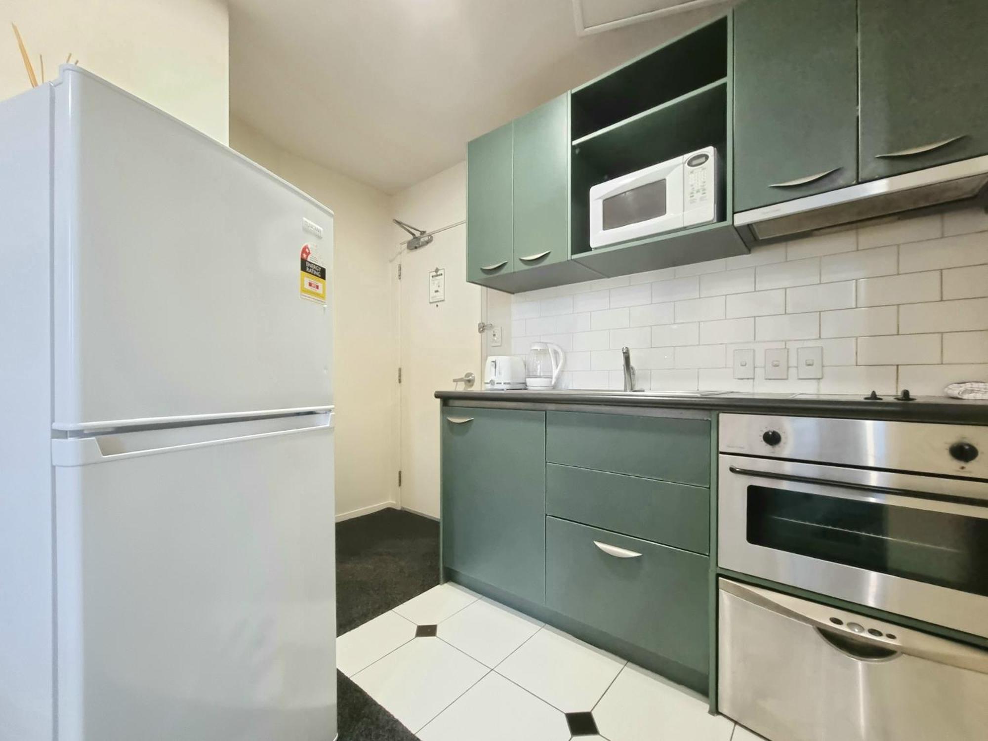 Urban Deco Apartment On Queen Street Auckland Room photo